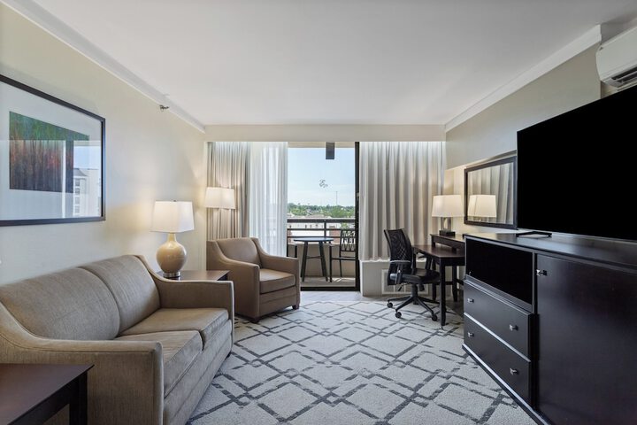 Crowne Plaza Executive Center Baton Rouge by IHG