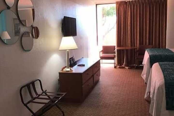 Room 16 of 60