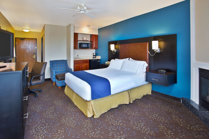 Room 11 of 48