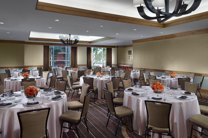 Omni Los Angeles Hotel at California Plaza