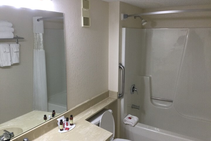Room 8 of 18