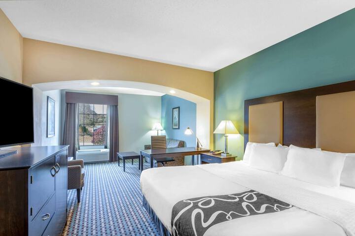 Room 10 of 28