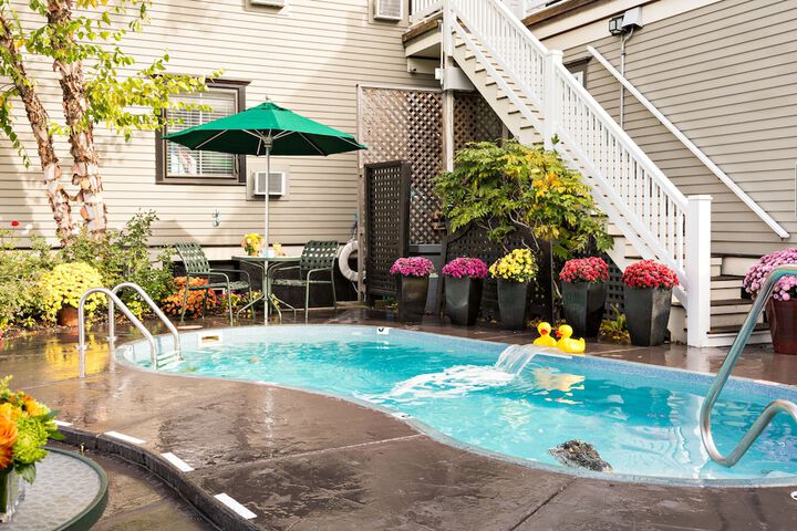 Crowne Pointe Historic Inn & Spa - Adults Only