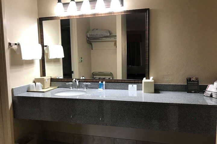Room 9 of 36