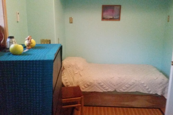 Room 15 of 28