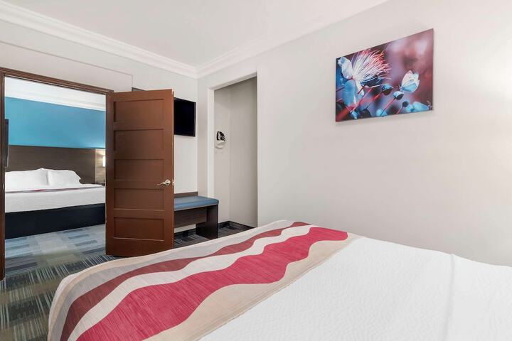Room 34 of 49