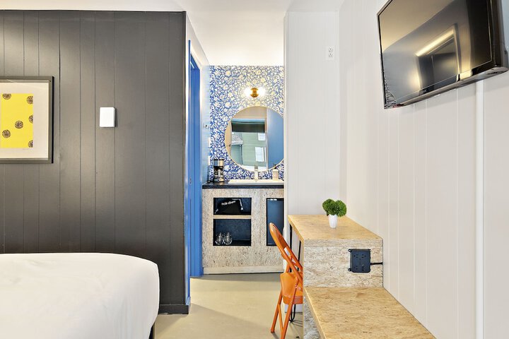 Room 18 of 44