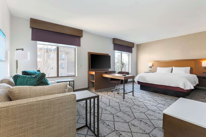 Room 25 of 51