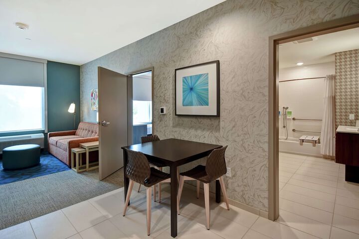 Room 25 of 43