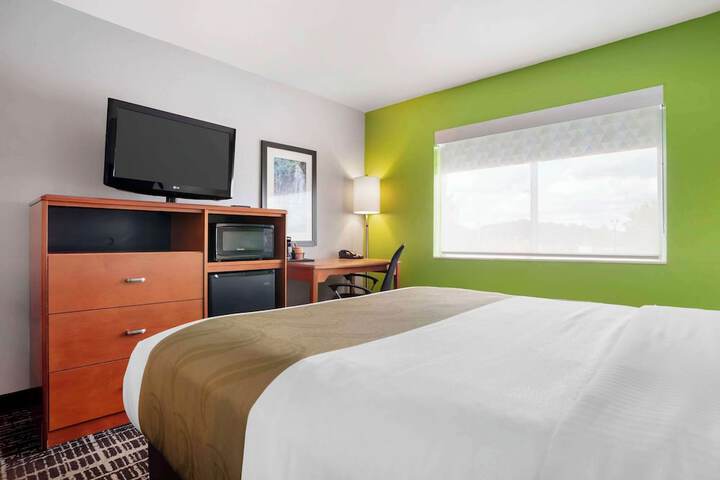 Room 9 of 38