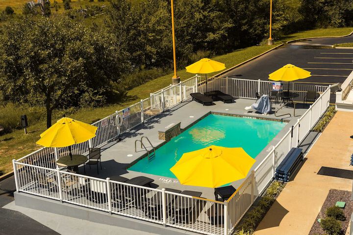 Studio Z an Ascend Collection Hotel