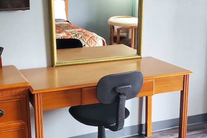 Room 19 of 28