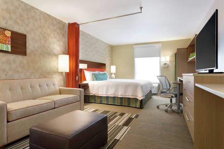 Room 26 of 37