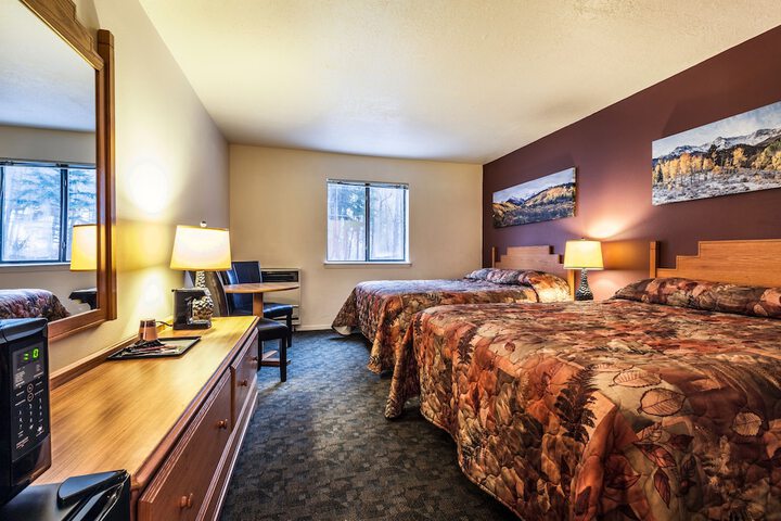 Room 7 of 18