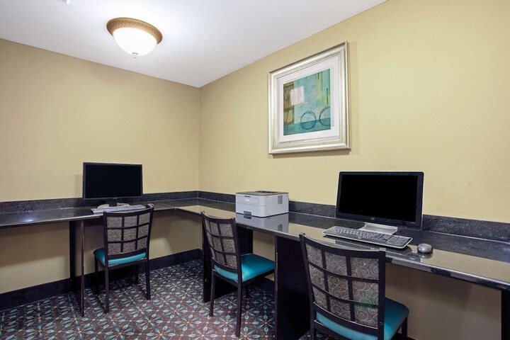 Business Center 27 of 27