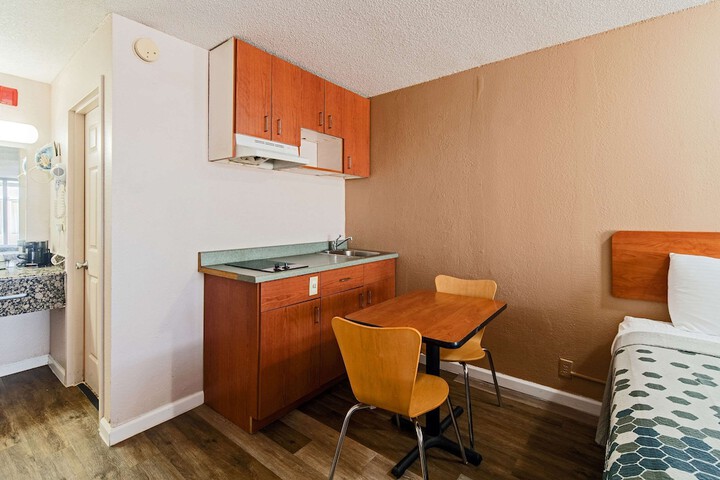 Room 18 of 49