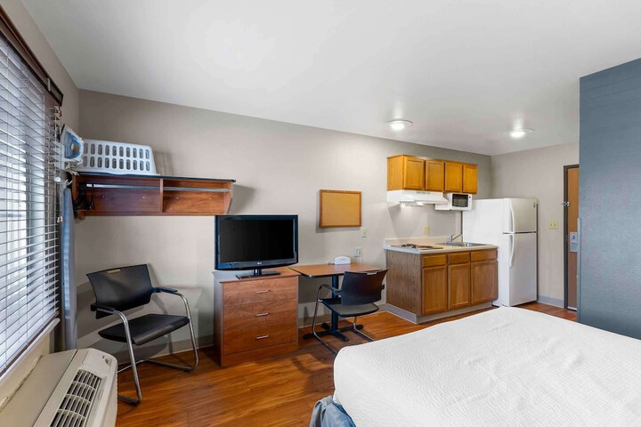 Room 15 of 32