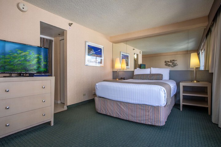 Room 16 of 34