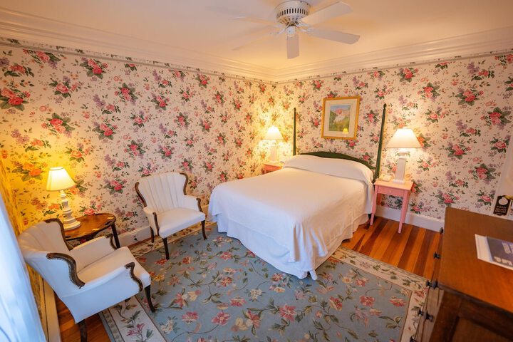 The Colony Hotel