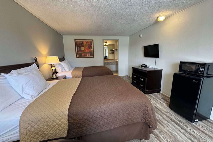 Room 13 of 40
