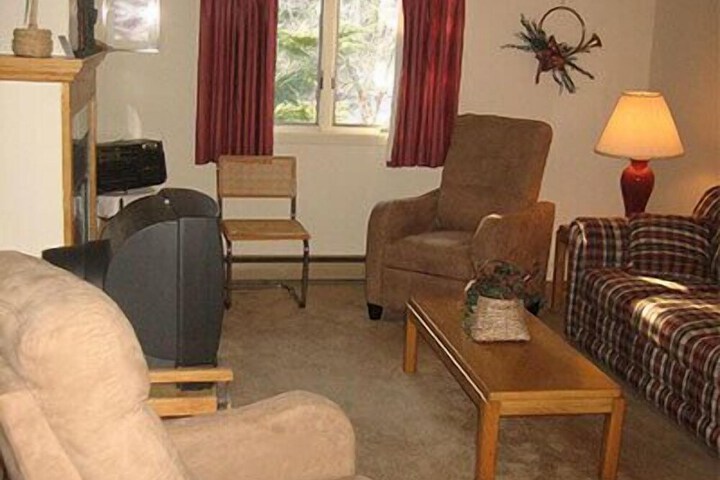 Room 6 of 15