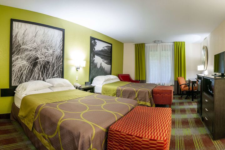 Room 18 of 25