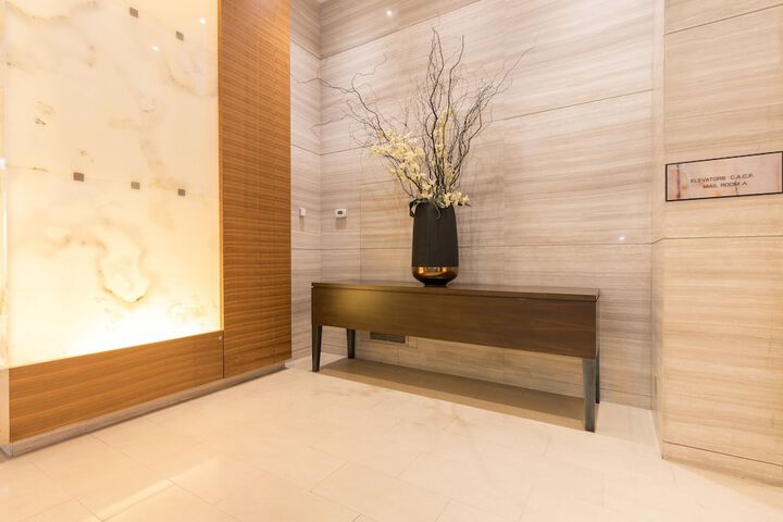 Hotel 2 of 112