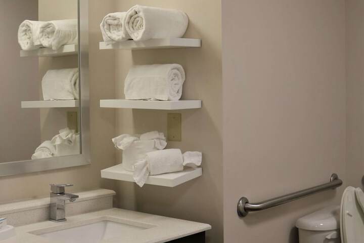 Hampton Inn & Suites Fremont