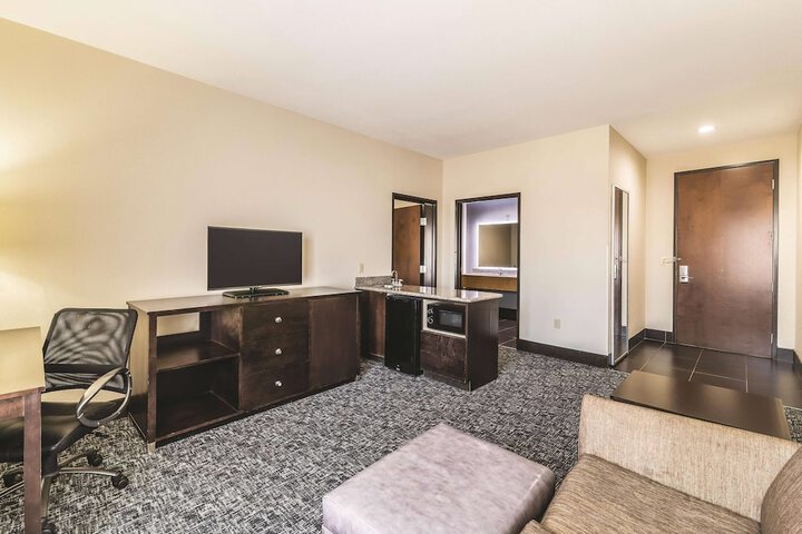 Room 19 of 34