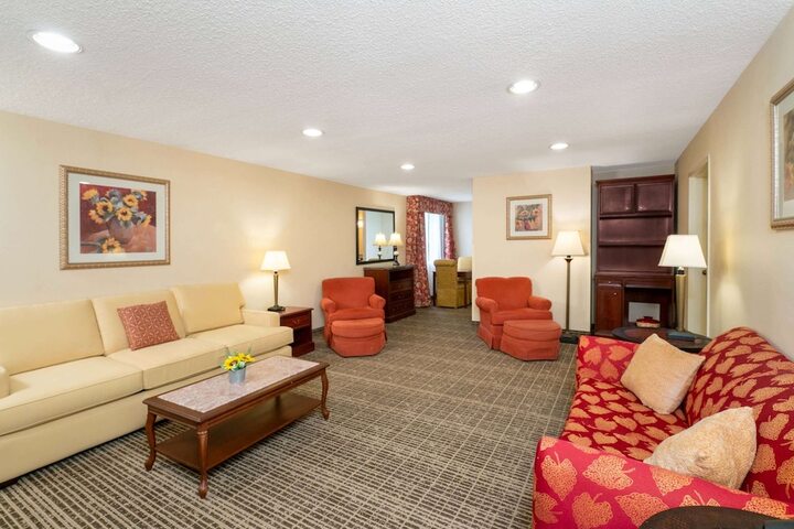 Room 35 of 49