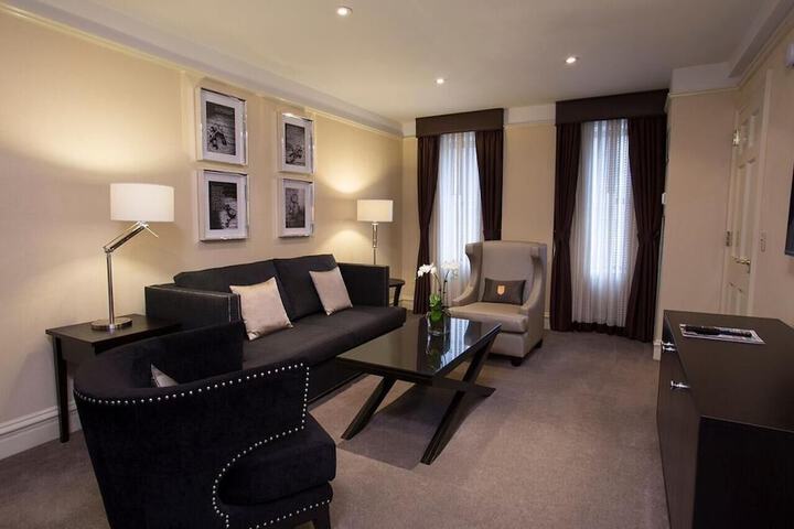 Room 15 of 38