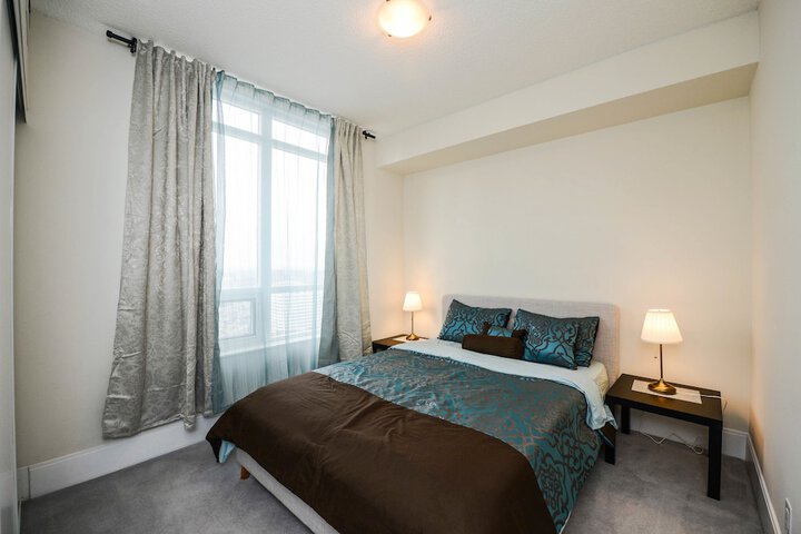 Room 32 of 41