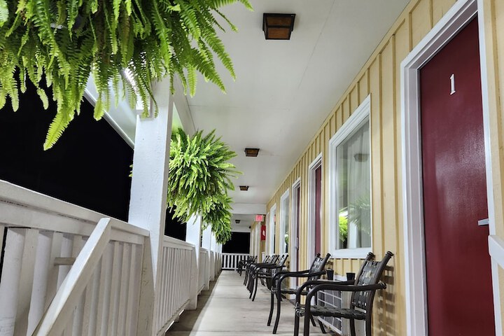 Hotel 8 of 61