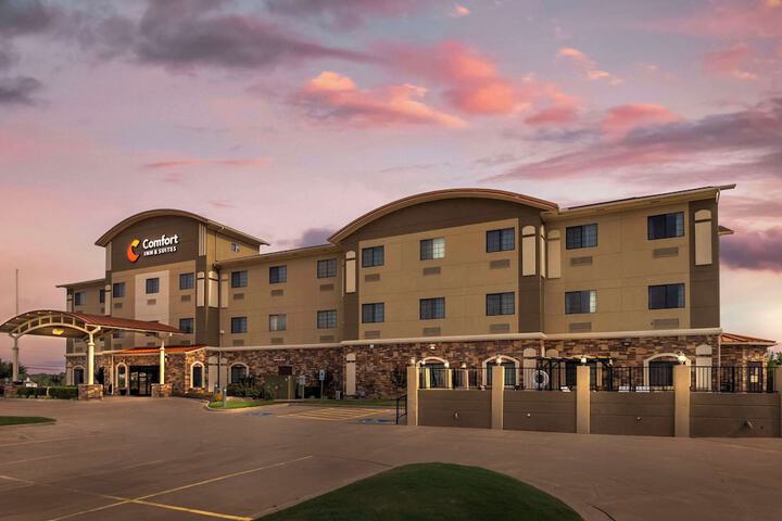Hotel 2 of 51