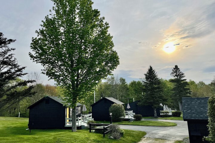 Seascape Motel & Cottages