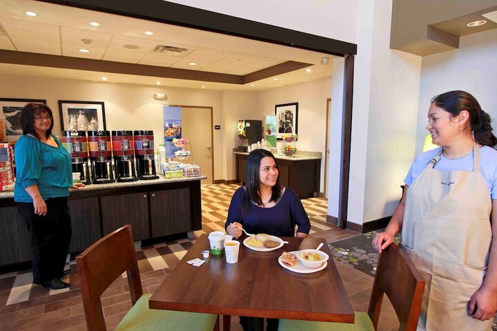 Hampton Inn & Suites Winnie