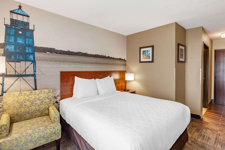 Clarion Pointe Racine - Mount Pleasant