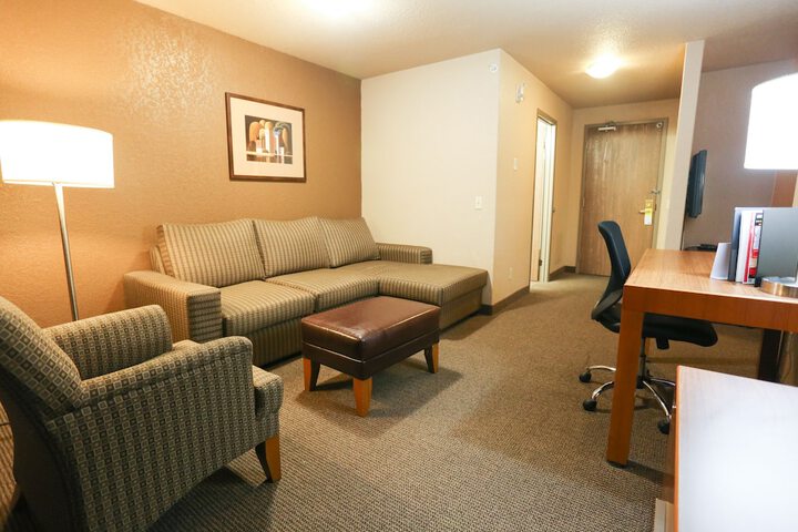 Room 36 of 80