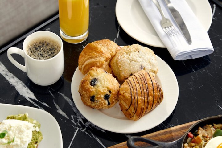 Breakfast/Coffee Service 112 of 126