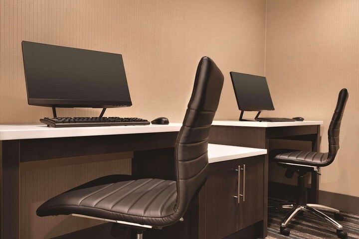 Business Center 21 of 21