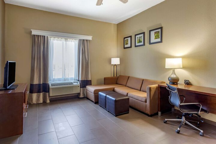 Room 21 of 33