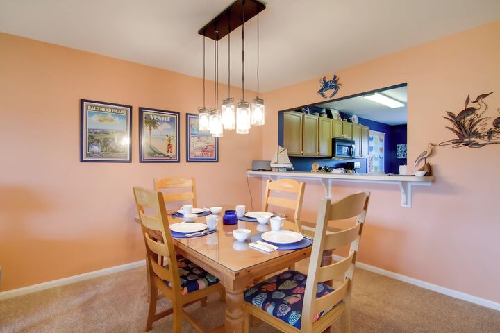 Pool & Bay Access: Serene Ocean View Oasis