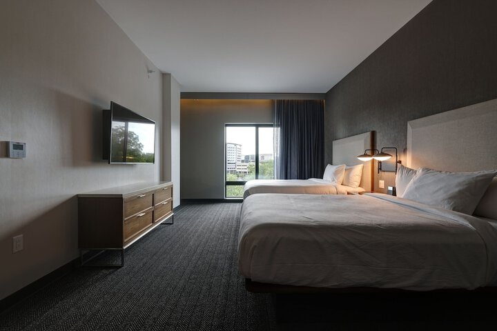 Room 37 of 68