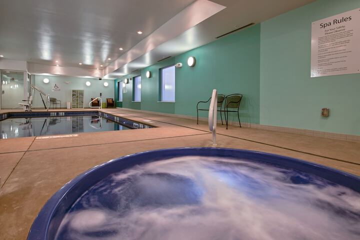 Holiday Inn Express Hotel & Suites Carlisle-Harrisburg Area by IHG