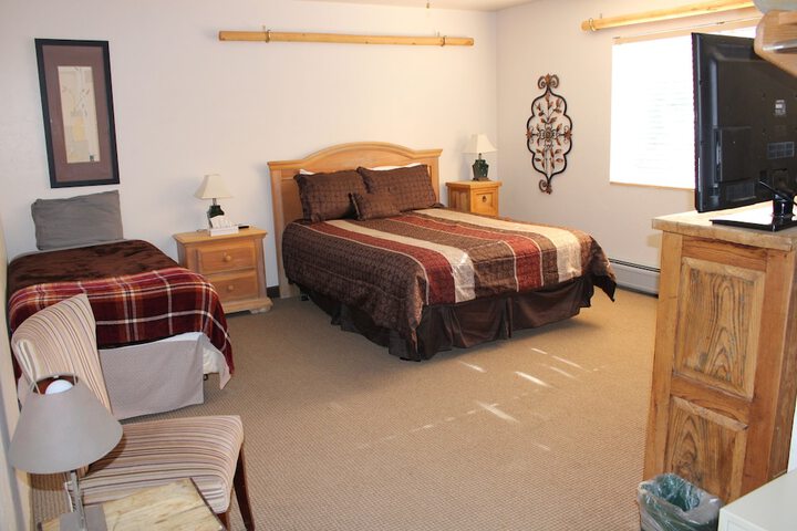 Room 16 of 104