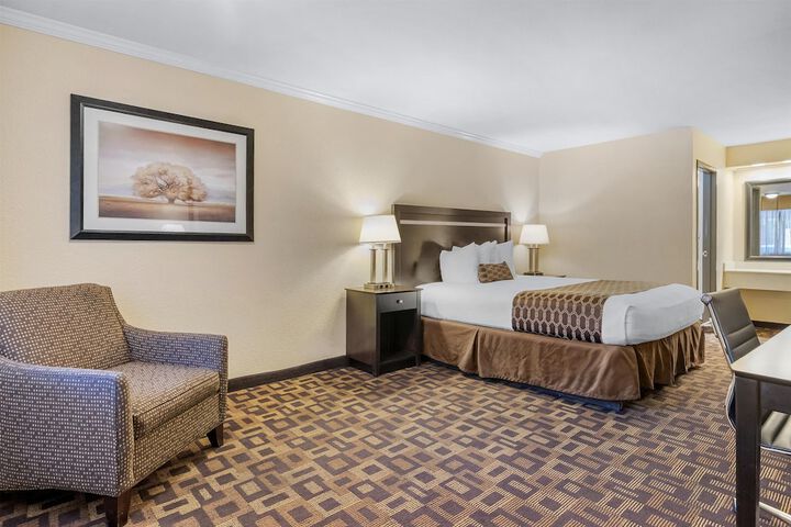 Best Western Plus Inn of Hayward