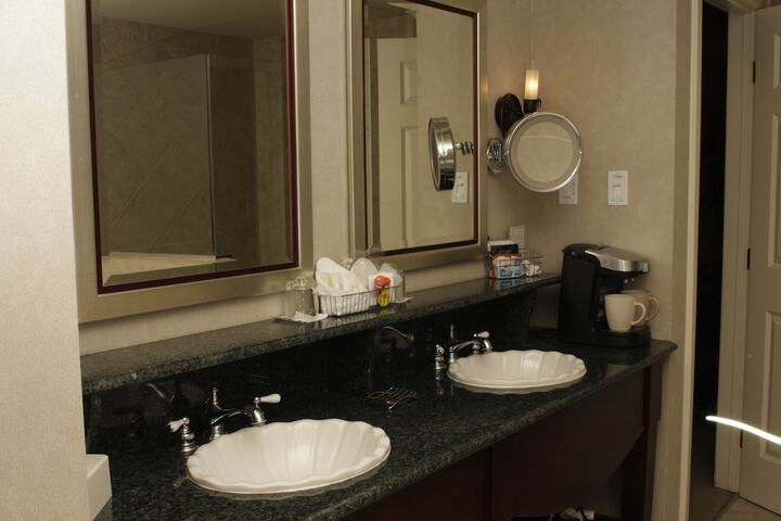 Room 43 of 65
