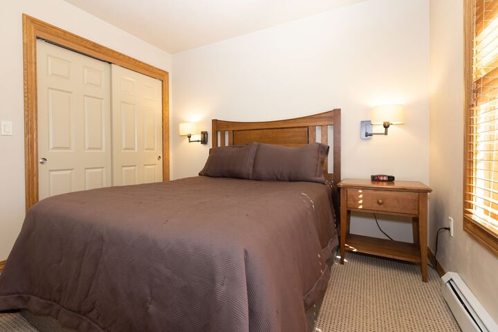 Room 25 of 192