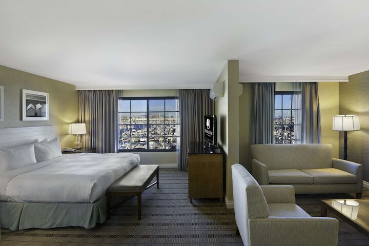DoubleTree by Hilton San Pedro - Port of Los Angeles