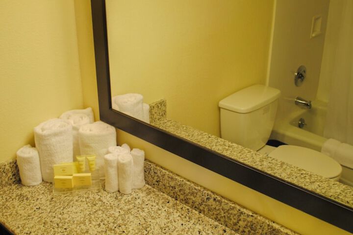 Room 10 of 41